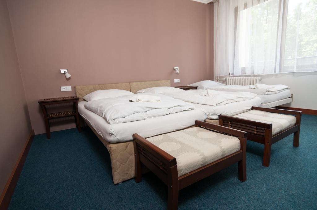 Hotel Radejov Knezdub Екстер'єр фото
