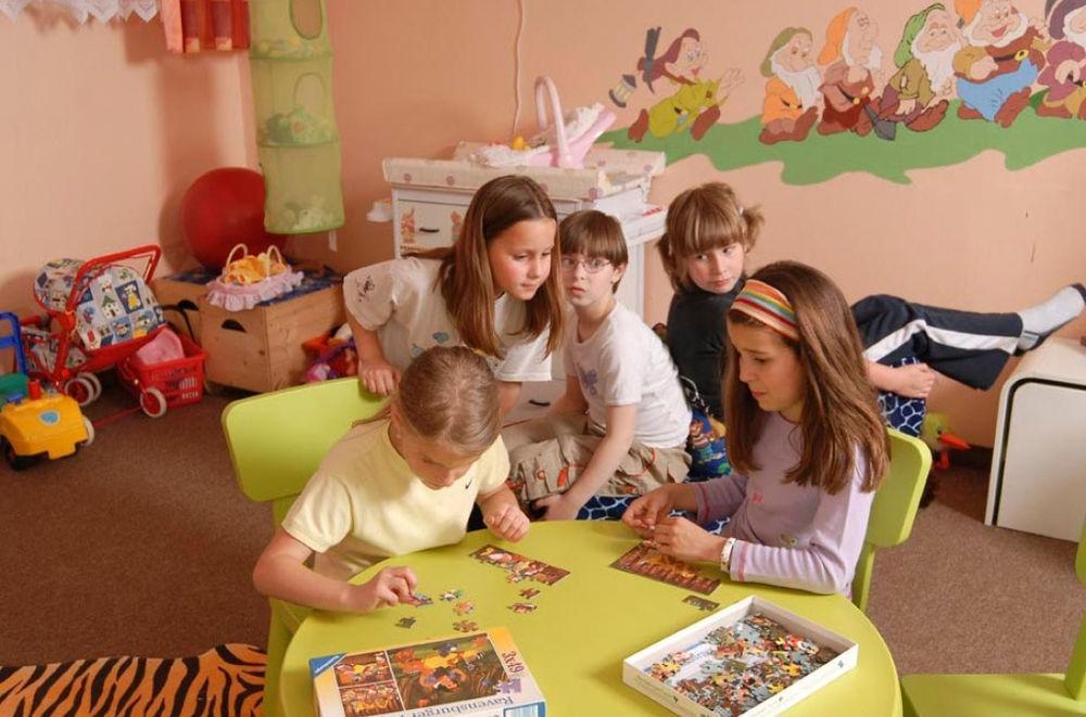 Hotel Radejov Knezdub Екстер'єр фото