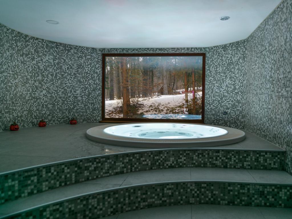 Hotel Radejov Knezdub Екстер'єр фото
